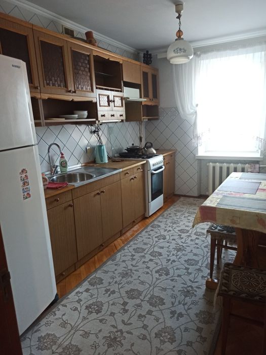 Подобово 3-х кімнатна квартира, р-н вокзалу