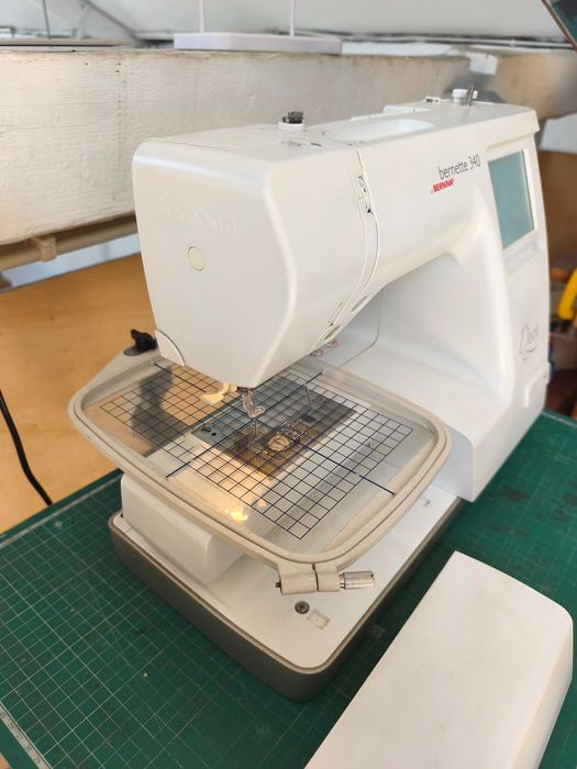 Maquina de bordar bernette 340 Deco