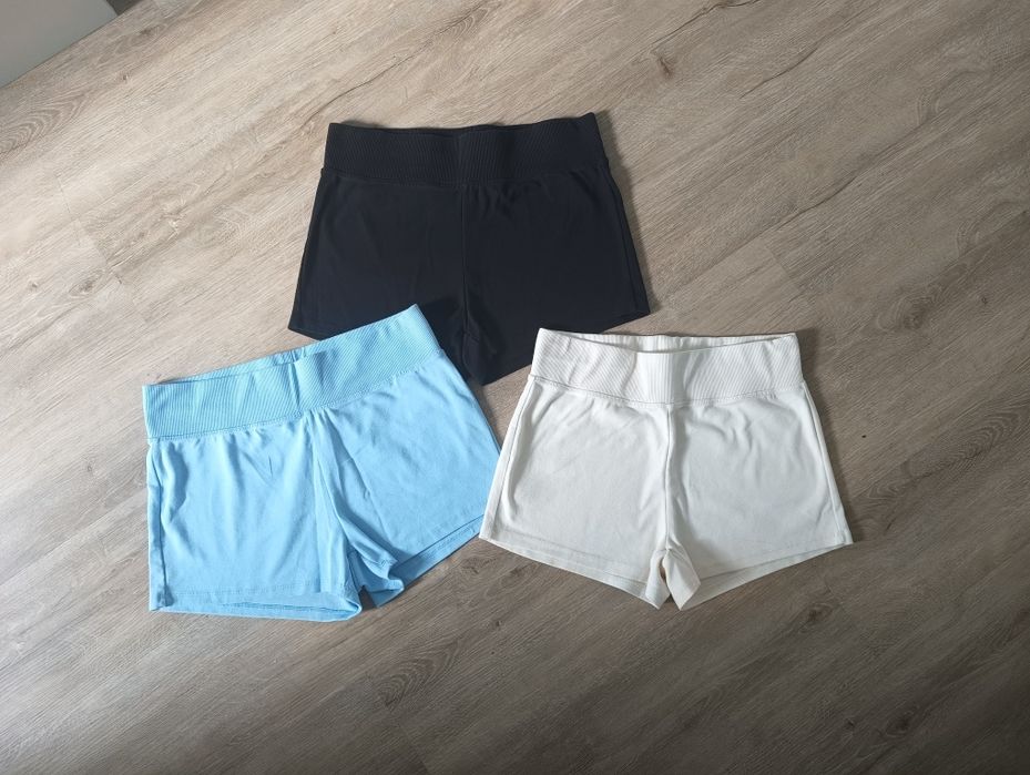 3 pak krótkich spodenek szorty 3 szt czarne błękitne i kremowe