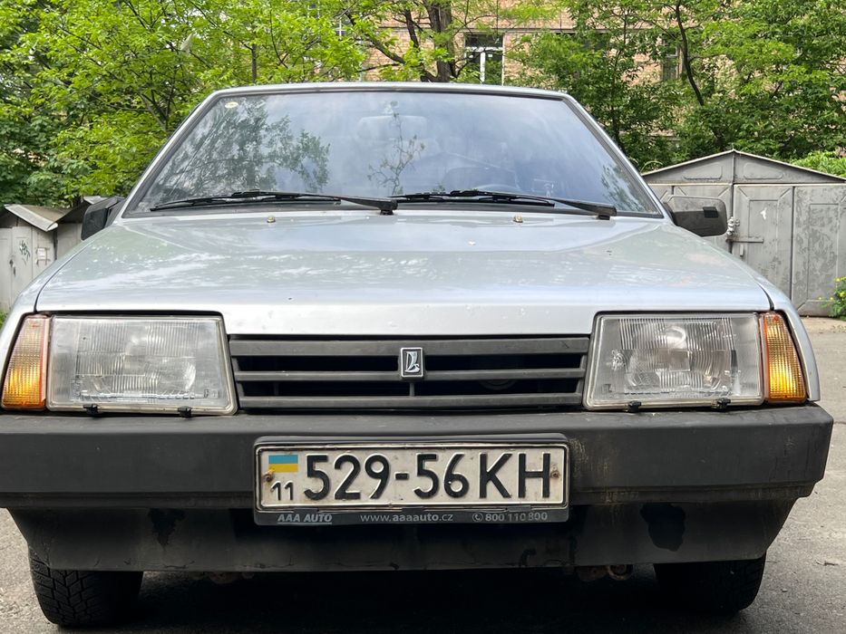 Автомобіль ваз 21099