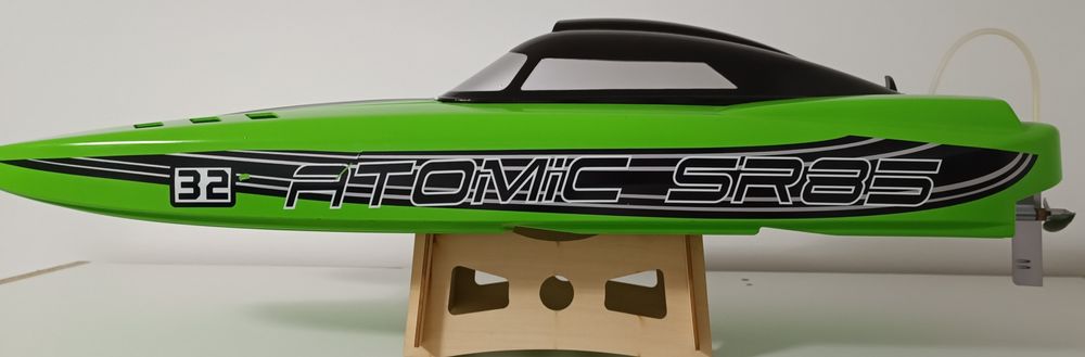 Barco telecomandado grande 85cm 2S-4S Lipo 75kmh antiviragem