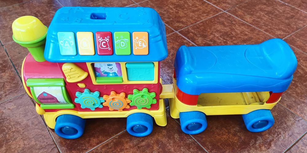 Triciclo Comboio para bebé