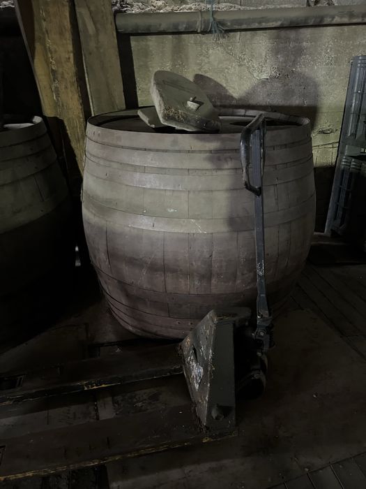 Barris de vinho em madeira sucupira
