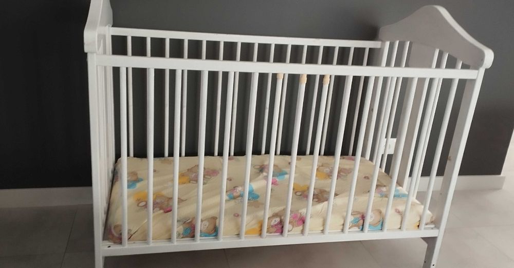 Oddam łóżeczko  dla dziecka