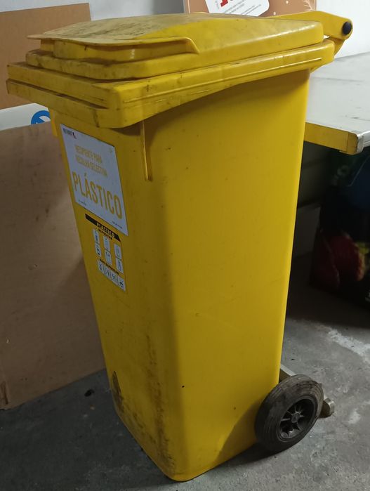 Caixote reciclagem plástico