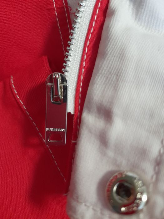 Оригинл Burberry ветровка на девочку хлопок как новая 6 лет( 110 см)