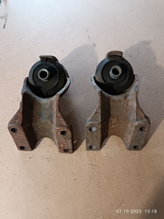 Кронштейни передньої опори двигуна Газ