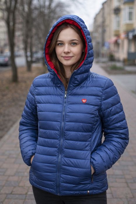 Тонка весняна пухова куртка