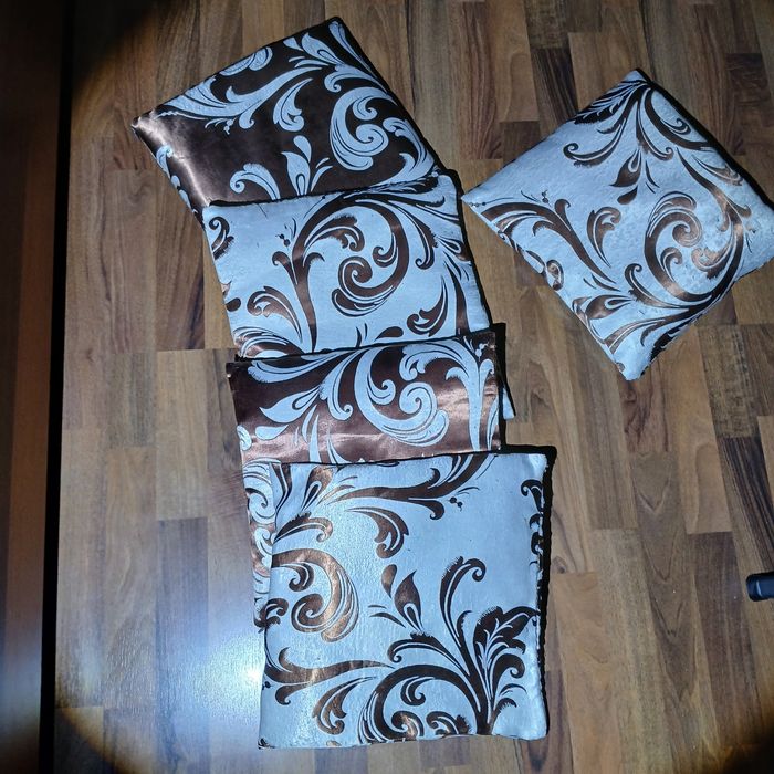 Подушки для стільців 38 см × 38 см. Лот