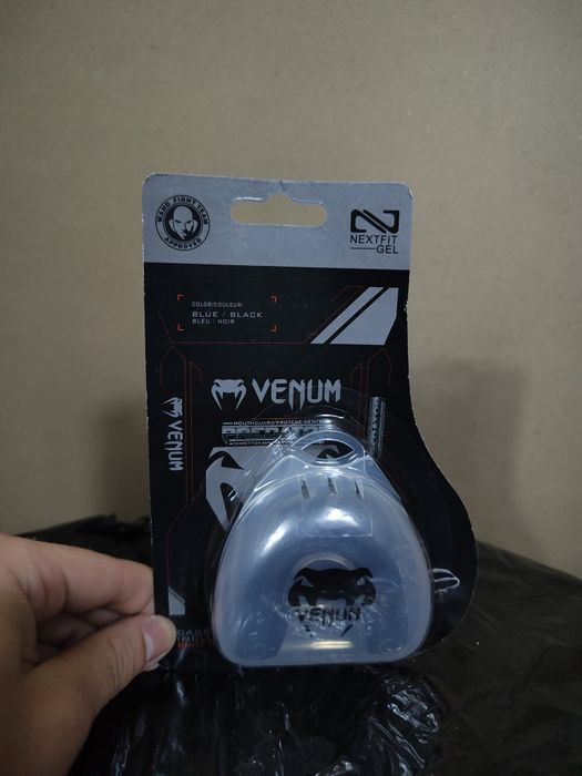 Szczeka ochronna Venum czarna nowa