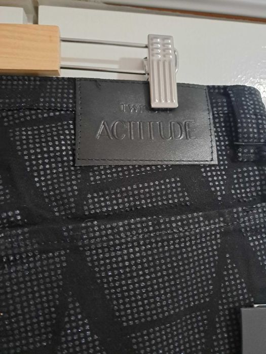 Dżinsy dzwony z brokatem