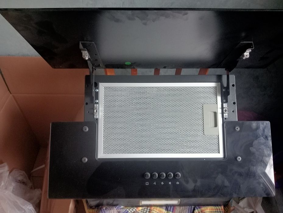 Продам вытяжку Интерлайн