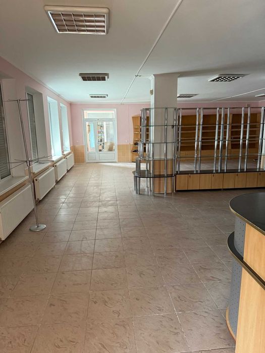 Оренда приміщення під магазин м.Волочиськ + Складска територія + Стоянка