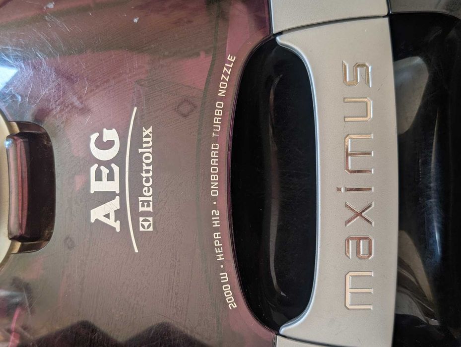 Aspirador AEG-Electrolux Maximus 2000W + Kit de Sacos e Filtro (Funcional)