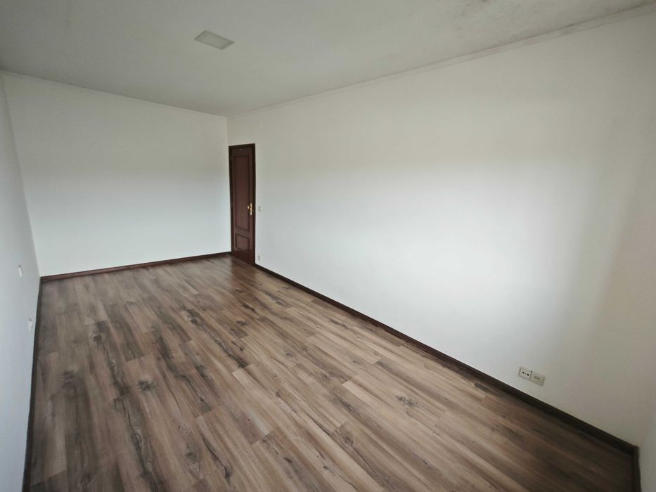 Apartamento T1 c/garagem para arrendar em Quinta Paço de Rei 20, Vila Nova de Gaia