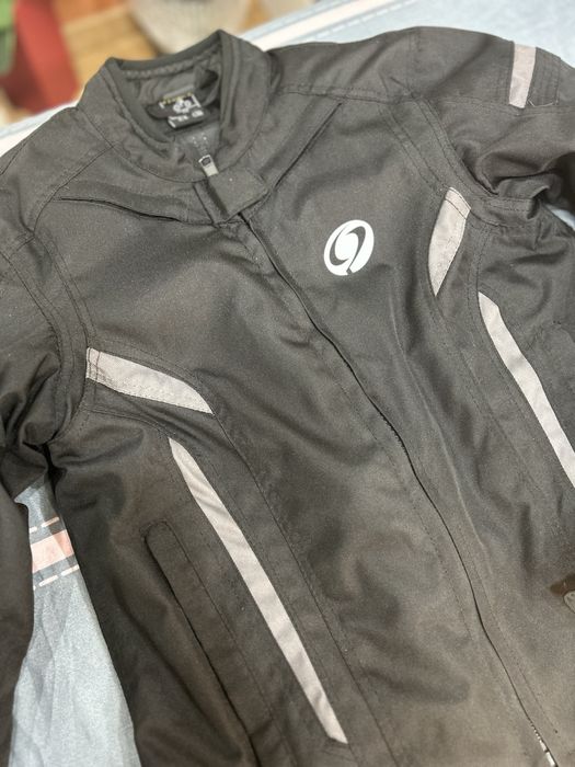 Casaco Mota Senhora  tamanho L ( veste s) caparica peles.