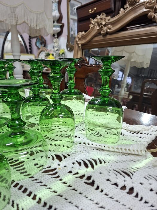 Copos em vidro verde vintage