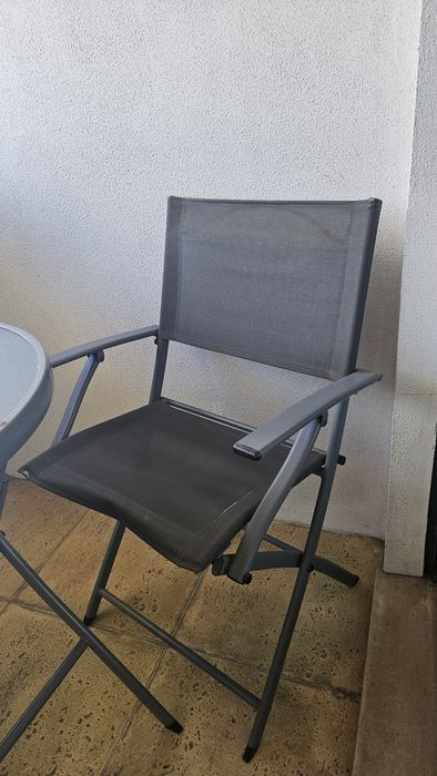 Mobiliário (mesa e cadeiras) de exterior