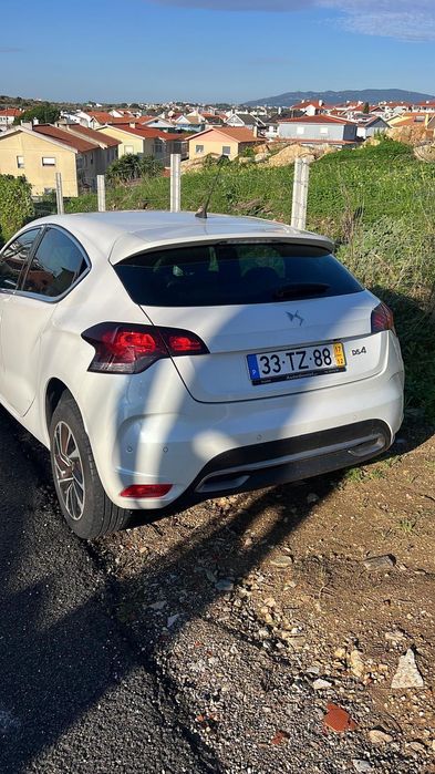 Carro ligeiro  DS 4