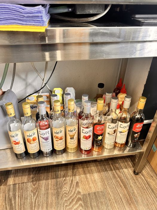 Продам діючу кав’ярню в центрі Львова (вул. Куліша)