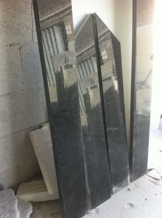 GRANITO/ PEDRA PRETO ANGOLA - 5 Peças Comprimento total 740 CM