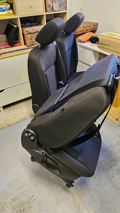 Fotele II i III rzad Trafic, Vivaro, Transit Custom, regulowane, pasy