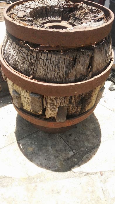 Rotor de roda de carroça, muito antigo