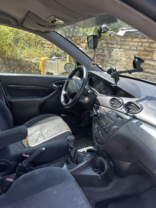 Ford focus MK1 Sedan 2000 1.6 gasolina