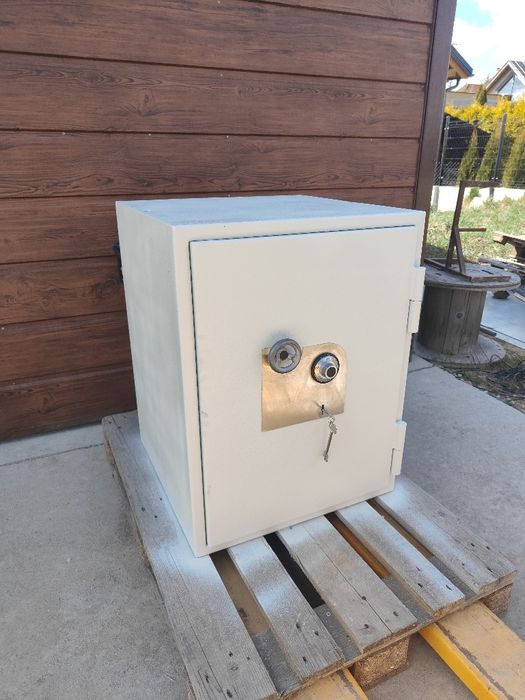 Konsmetal kl. III sejf szafa kasa pancerna na broń dokumenty