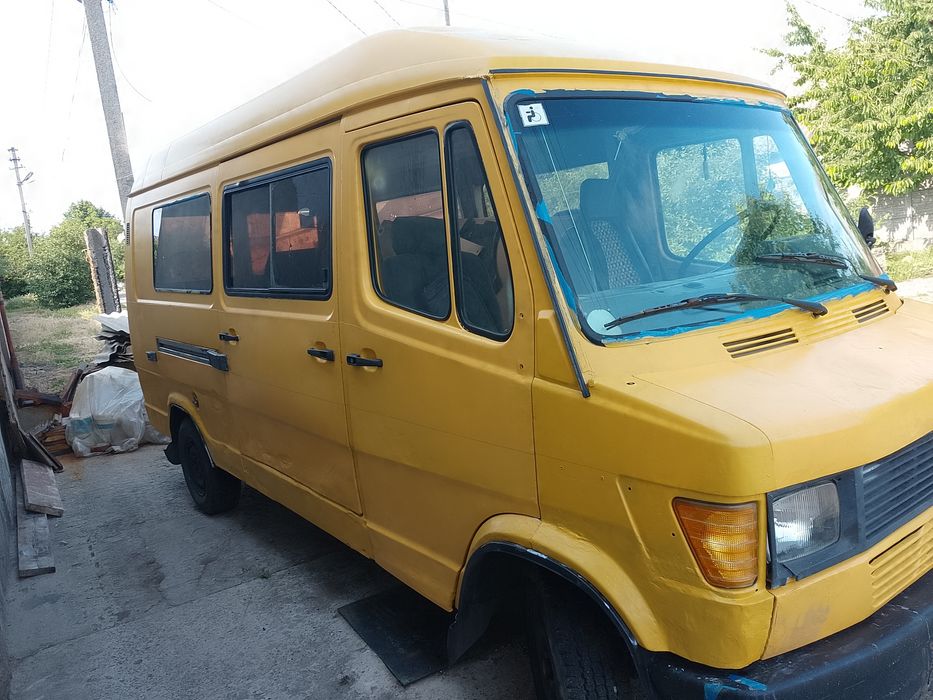 Мікроавтобус мерс.310d  пасажир кат. B . об'єм 2.9 л