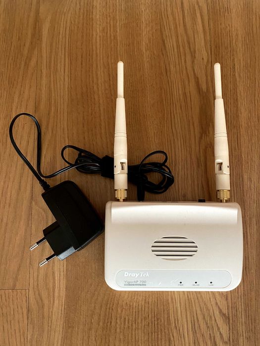 1x Router + AP draytek  + 2x Powerline TP Link64284523095811121