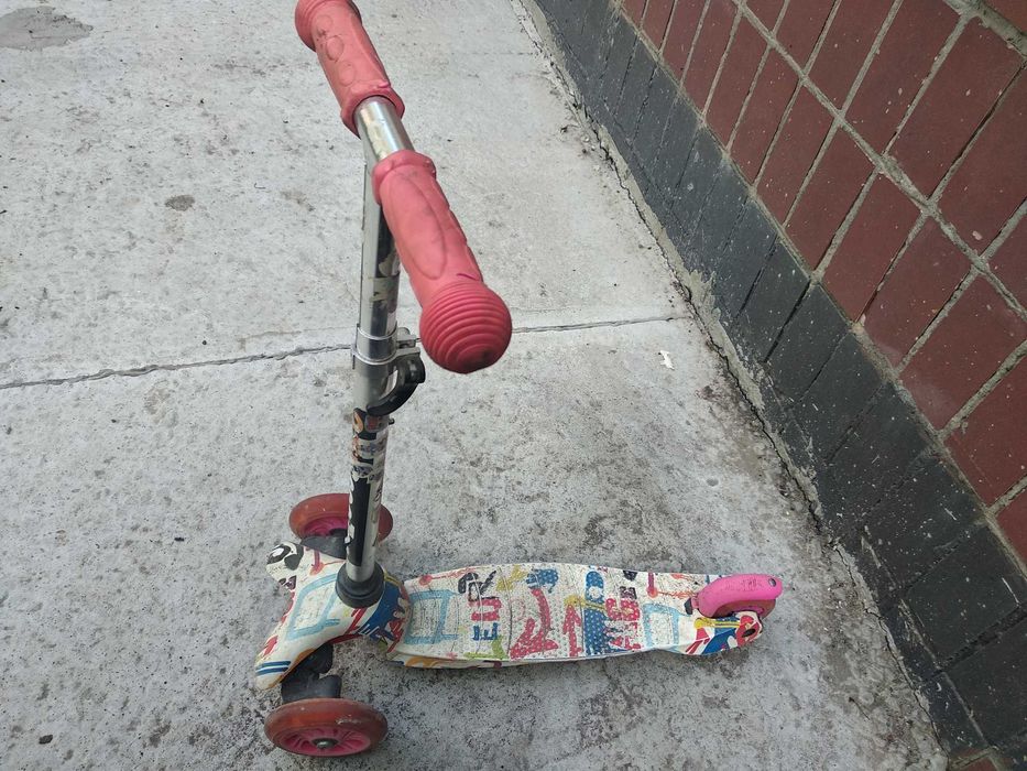 Дитячий триколісний самокат від 2 років