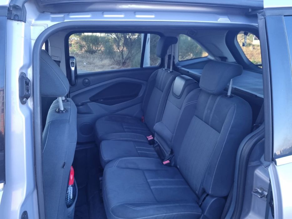 Ford Grand C-Max — fotografia 9