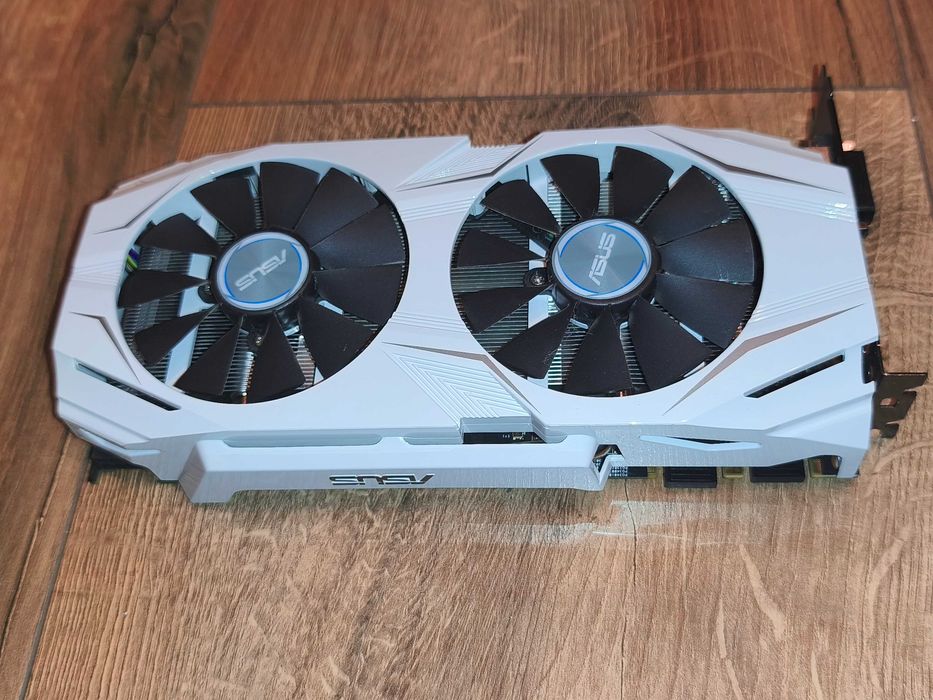 ASUS GeForce GTX 1070 Dual OC 8GB GDDR5