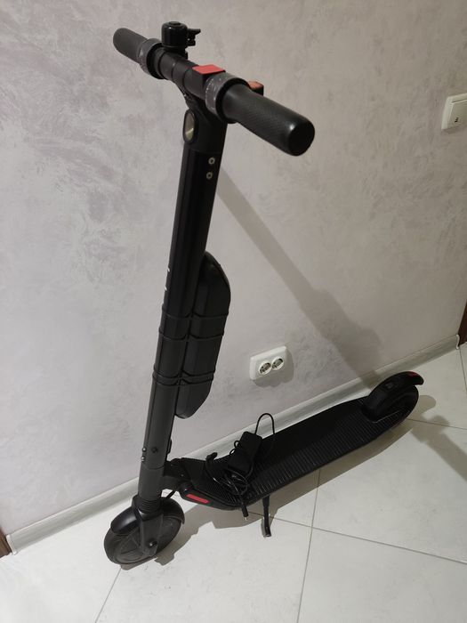 Електросамокат " Ninebot "