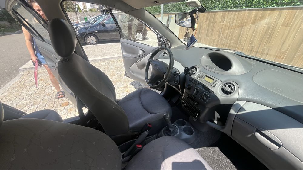 Toyota Yaris — fotografia 8