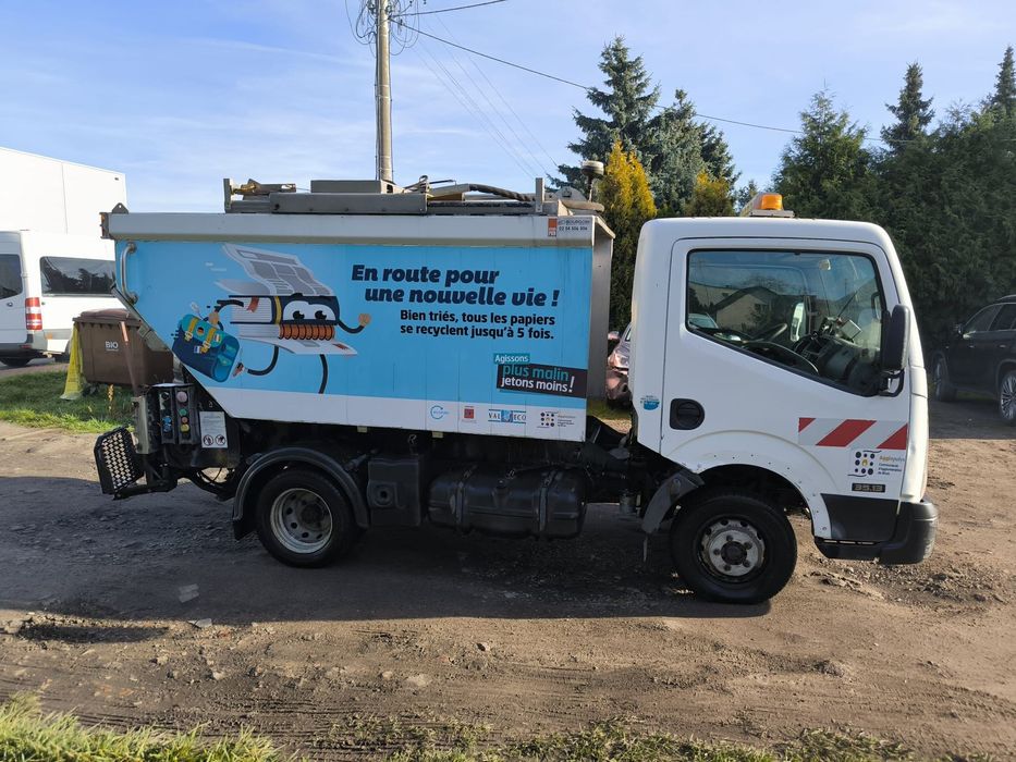 Nissan Cabstar  Nissan śmieciarka 3,5T