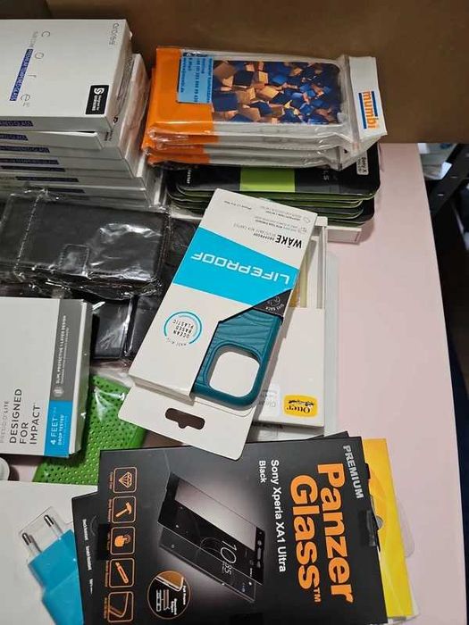 Mega paka Premium GSM - Razer, PanzerGlass, Lifeproof (50 szt.)