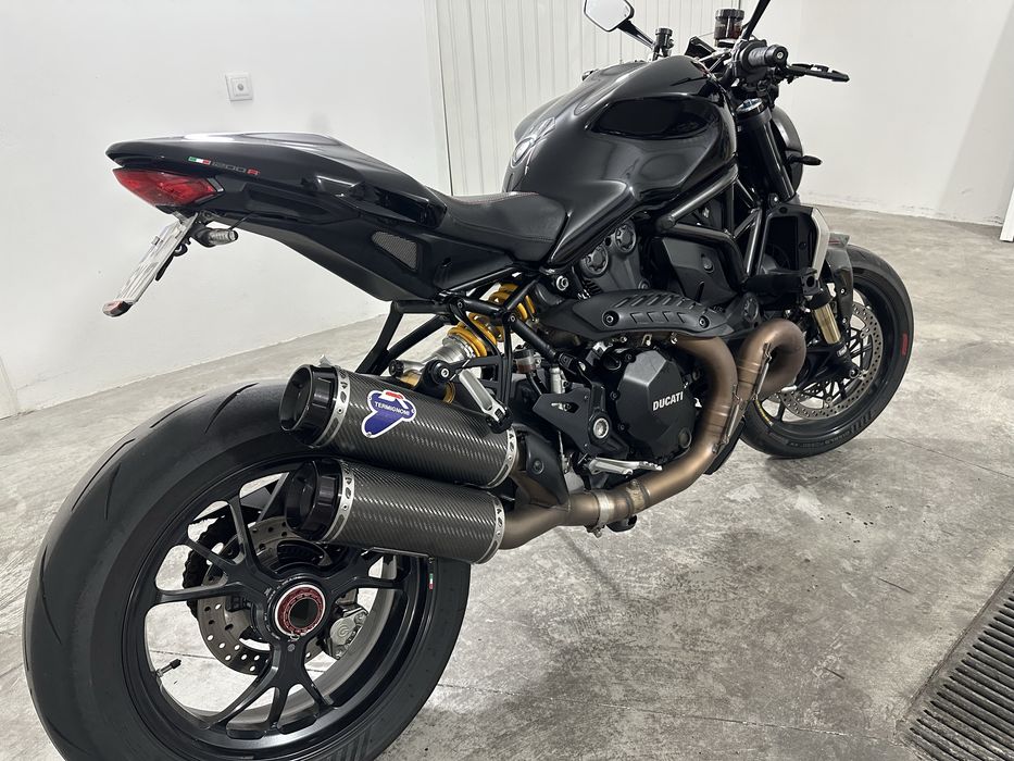 Ducati monster 1200 r