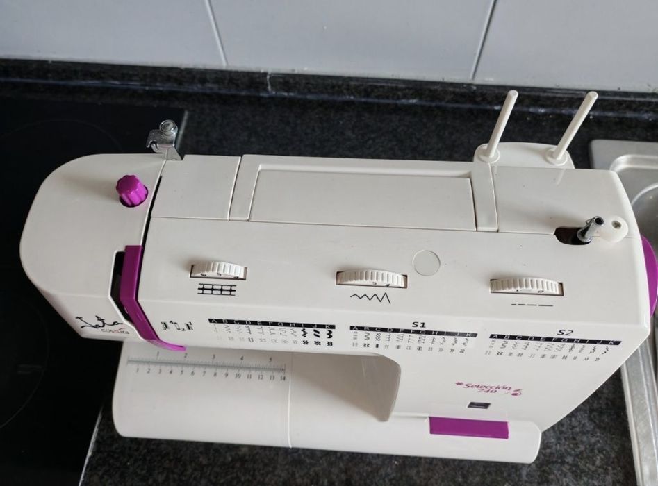 Máquina costura Jata