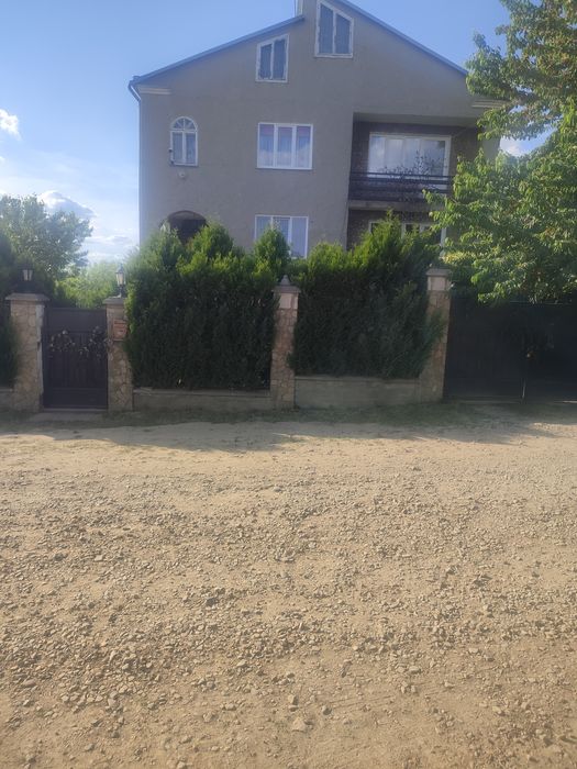 Продам будинок с. Бісковичі