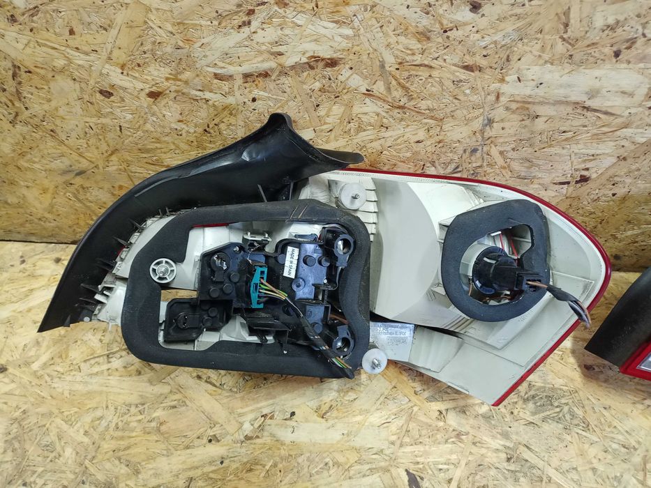 BMW E82 seria 1 coupe lampa tył tylna prawa lewa oryginał demontaż
