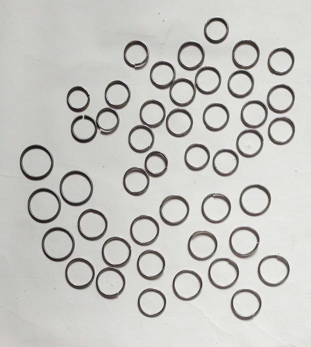 Кольца, прищепки для карнизов, штор.