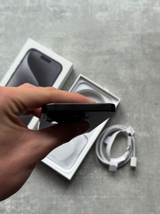Apple iPhone 15 pro 256 GB Bateria 87%