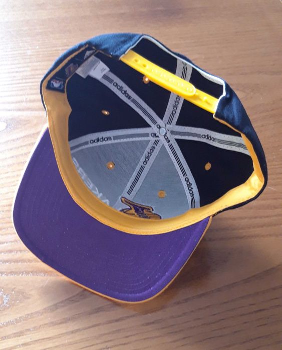 Boné Adidas Los Angeles LA Lakers - Artigo NOVO.