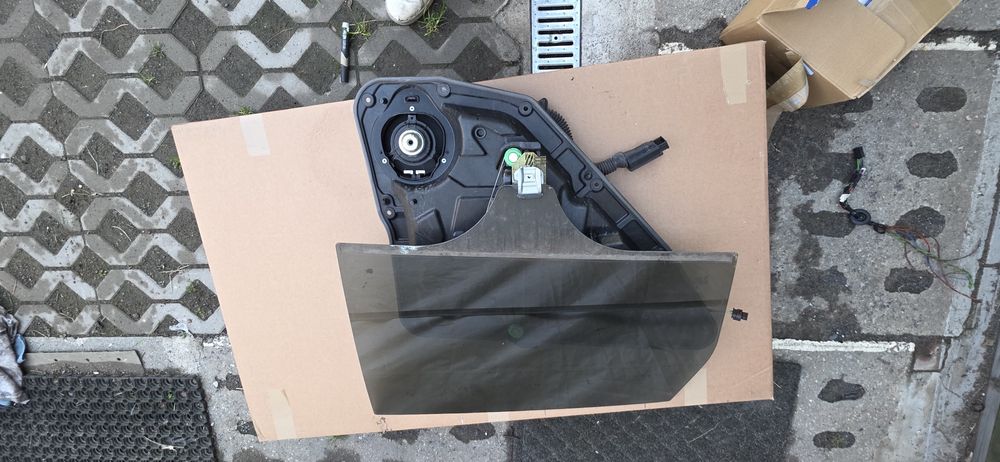 Podnośnik szyby z szyba prawy tył mercedes w246