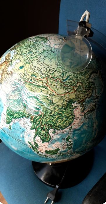 Candeeiro em forma de Globo Terrestre