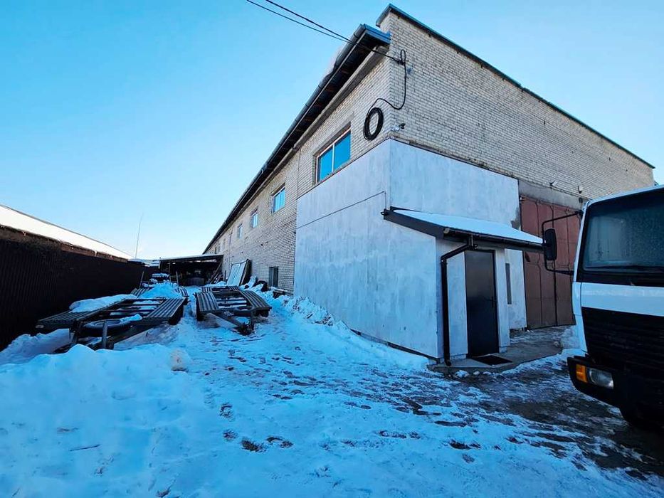 Продається виробничо-складське приміщення в промисловій частині мСтрий