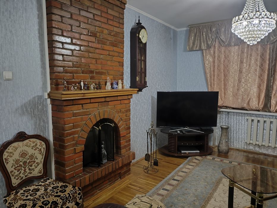 Будинок з меблями та технікою