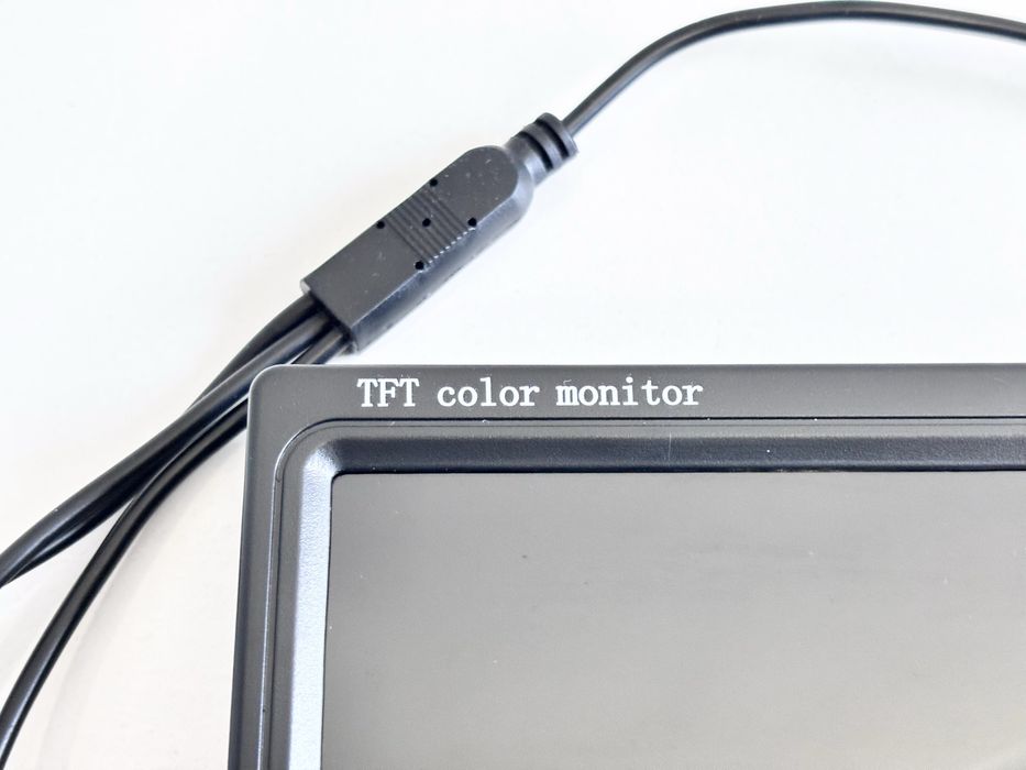 Продам LCD монітор (без синього екрану)